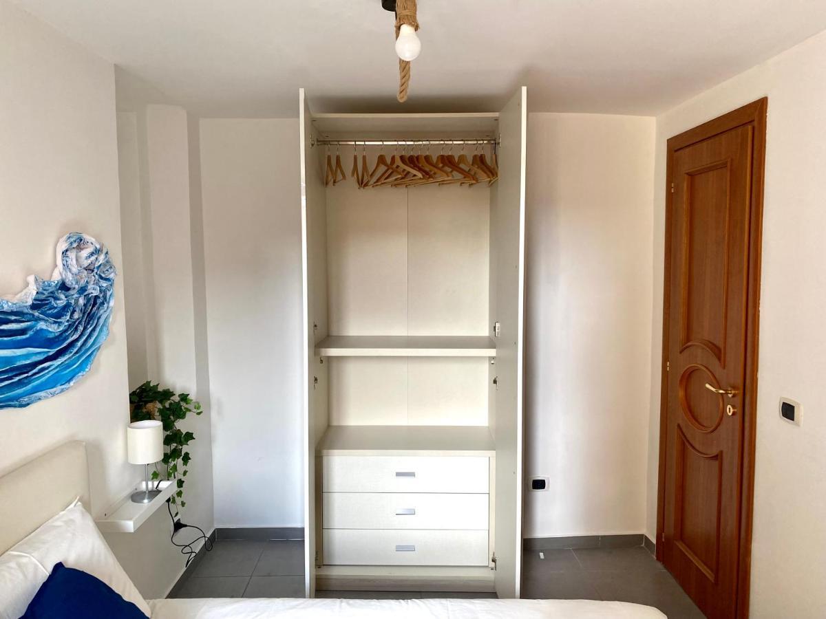 شقة Casa Con Terrazzo In Centro نابولي المظهر الخارجي الصورة