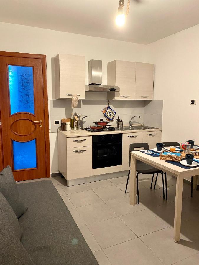شقة Casa Con Terrazzo In Centro نابولي المظهر الخارجي الصورة