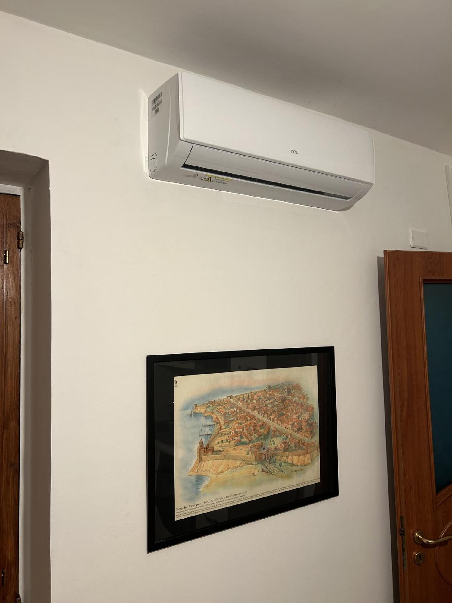 شقة Casa Con Terrazzo In Centro نابولي المظهر الخارجي الصورة